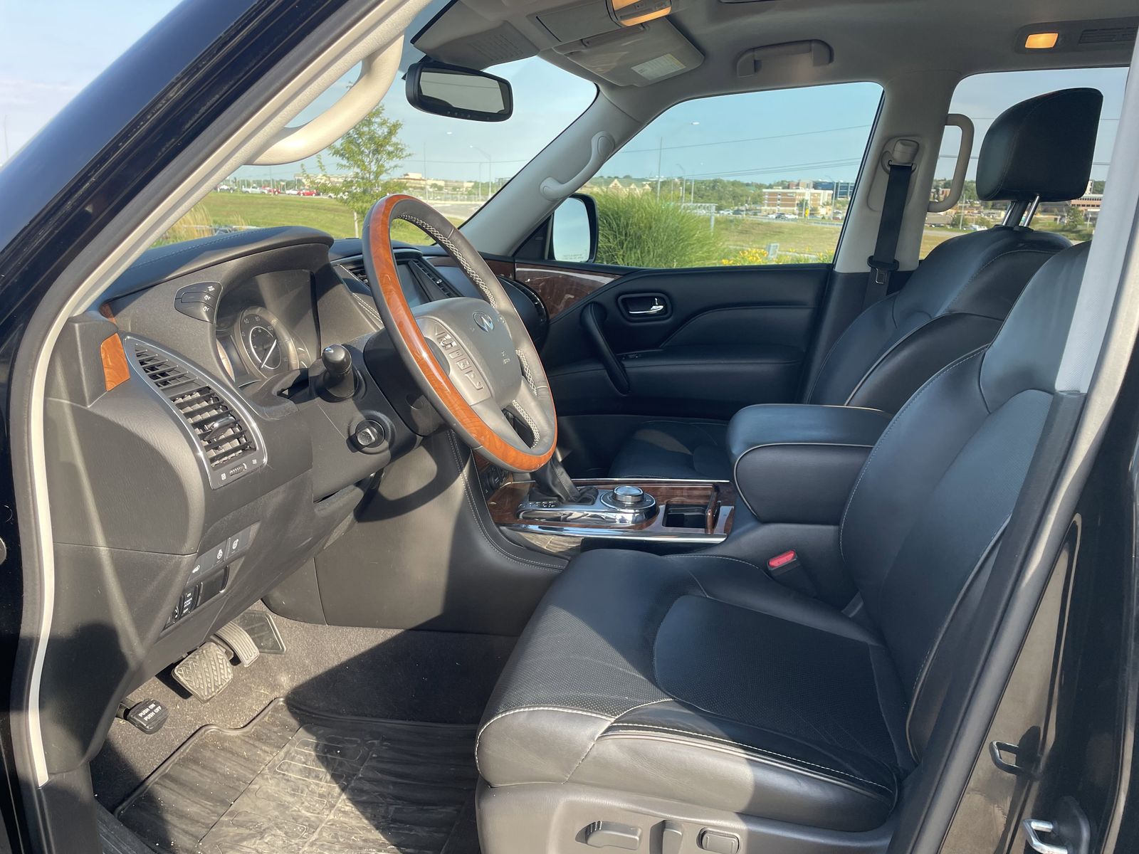 2018 Infiniti QX80 Base photo 4