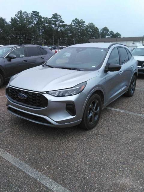 2023 Ford Escape ST-Line photo 2