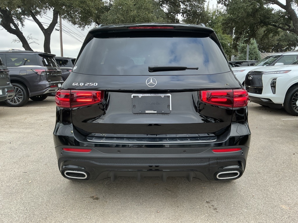 2024 Mercedes Benz GLB 250 photo 2