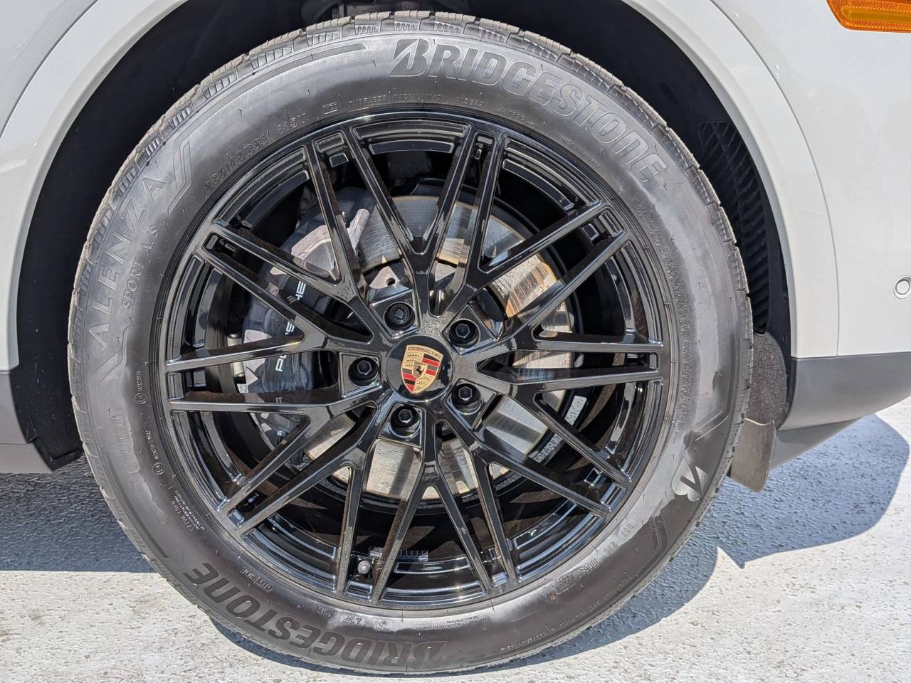 2025 Porsche Cayenne Base photo 26