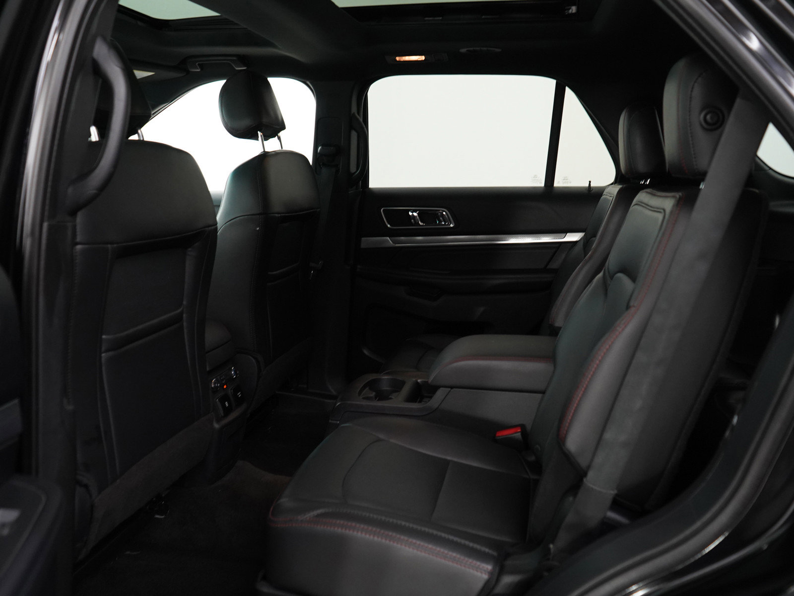 2017 Ford Explorer Sport photo 16