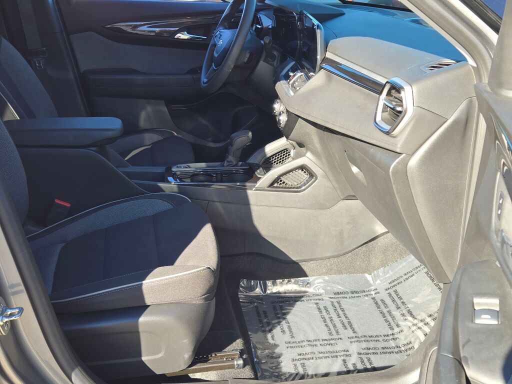 2024 Chevrolet Trailblazer LT photo 4