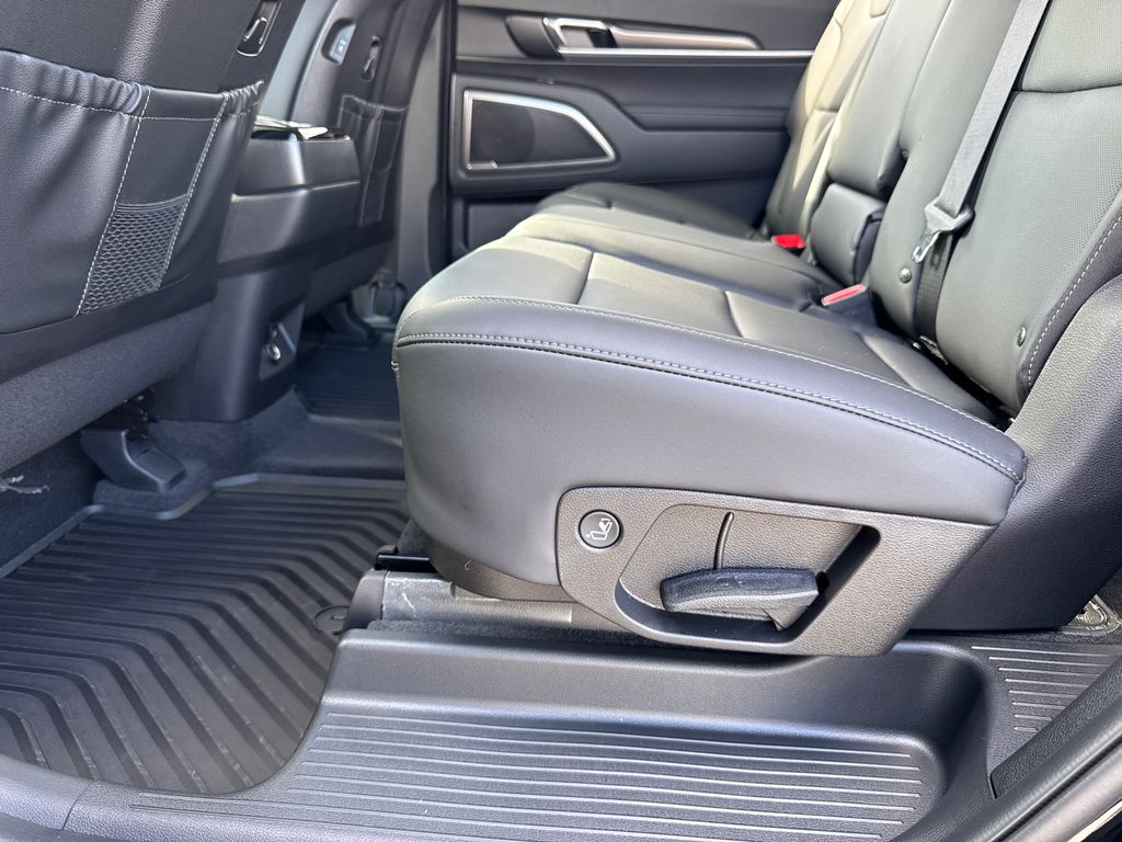 2025 Kia Telluride LX photo 20