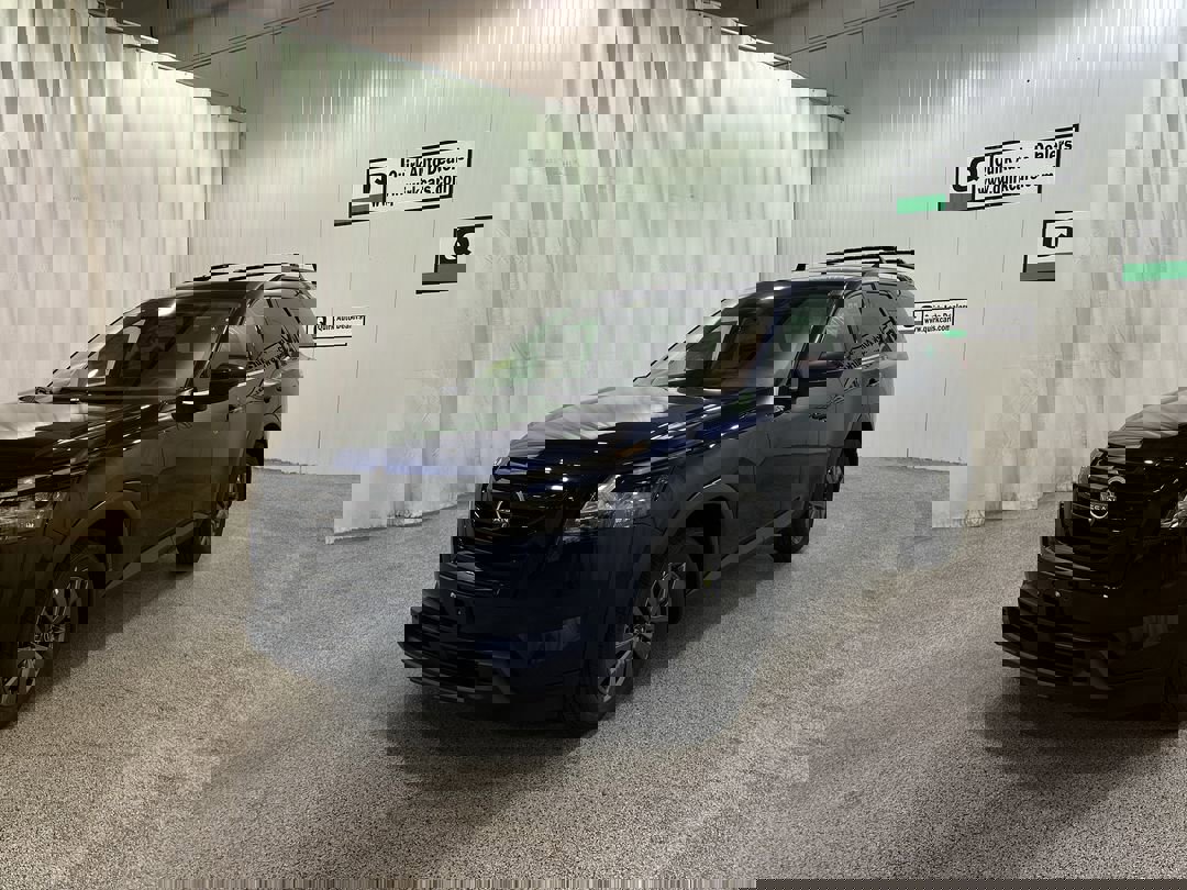 2025 Nissan Pathfinder SV photo 4