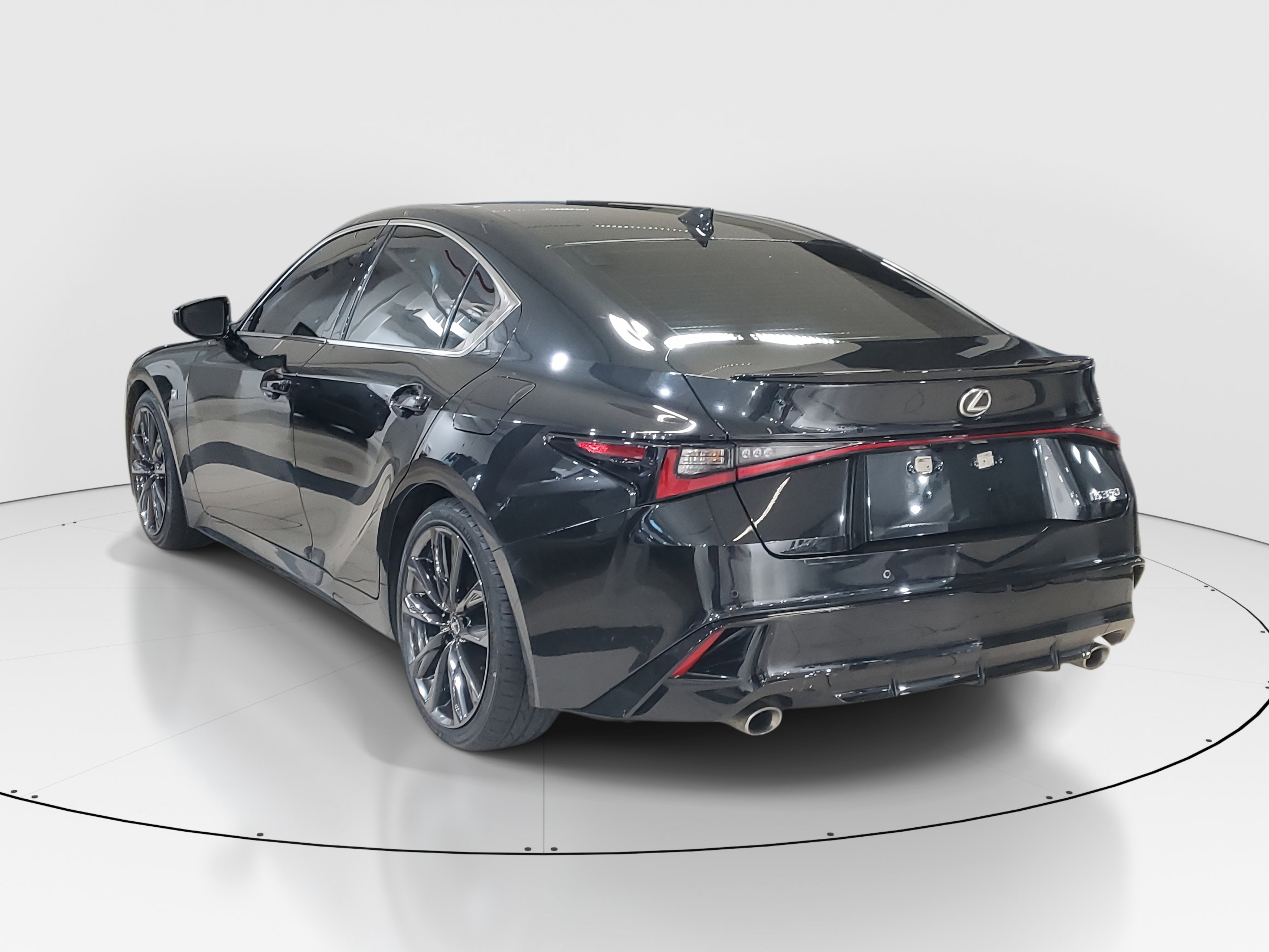 2023 Lexus IS 350 F SPORT photo 4