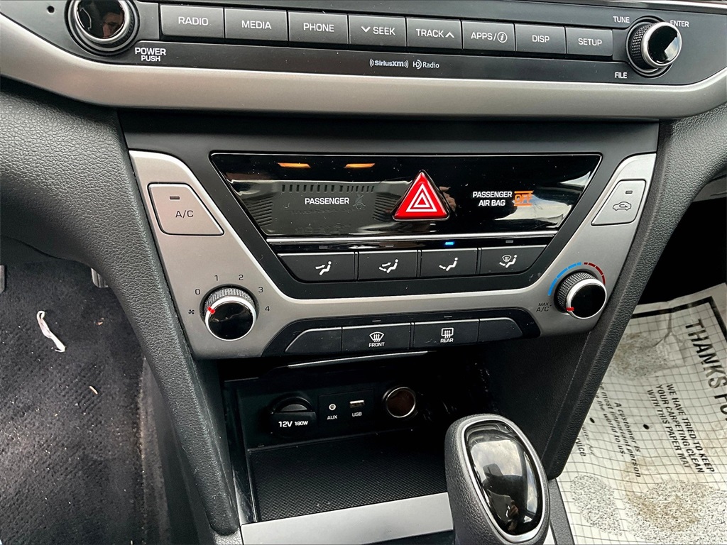 2018 Hyundai Elantra SEL photo 22
