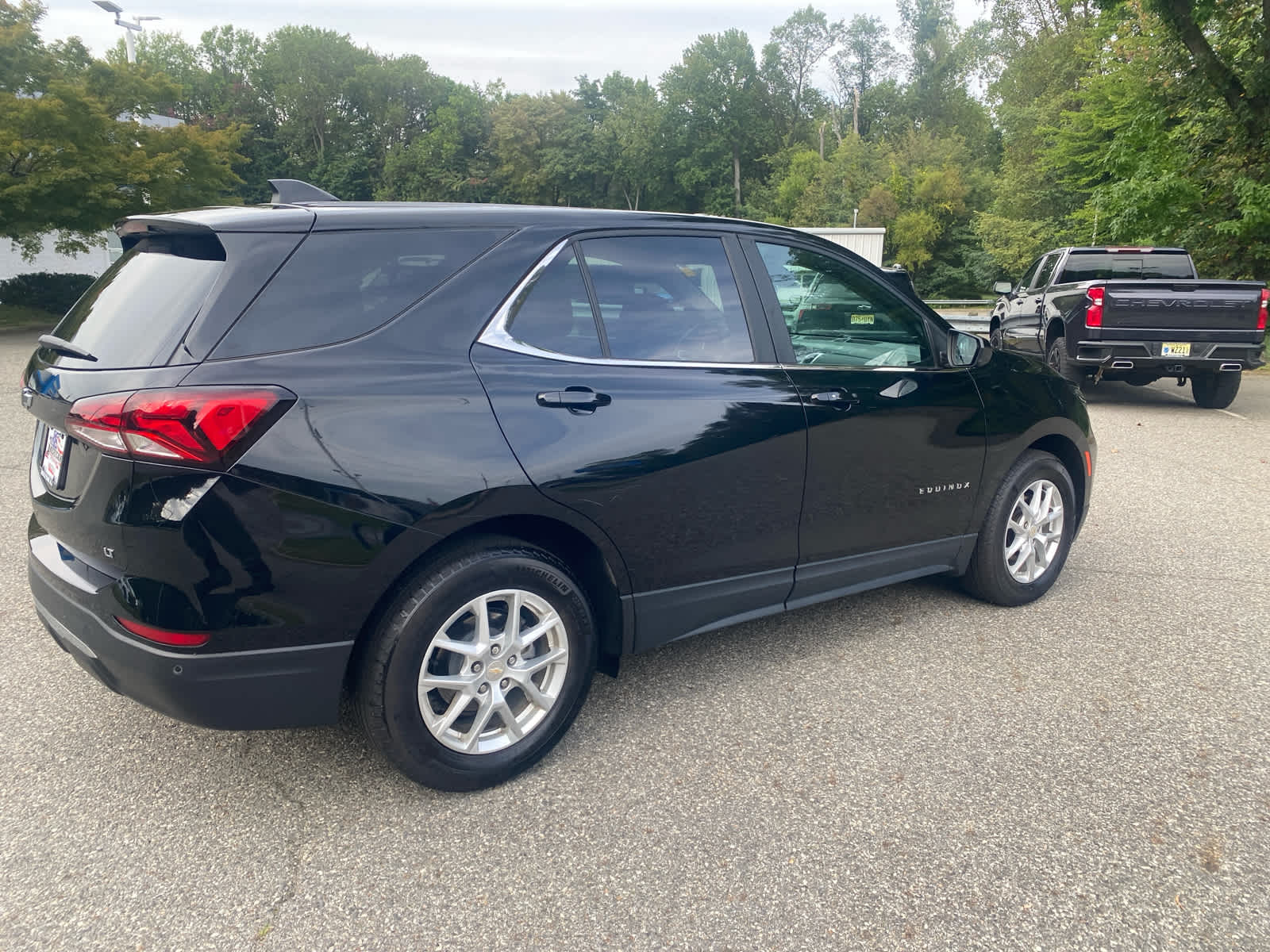 2023 Chevrolet Equinox LT photo 3