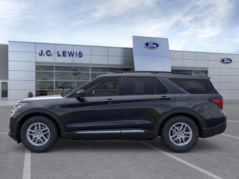 2025 Ford Explorer photo 3