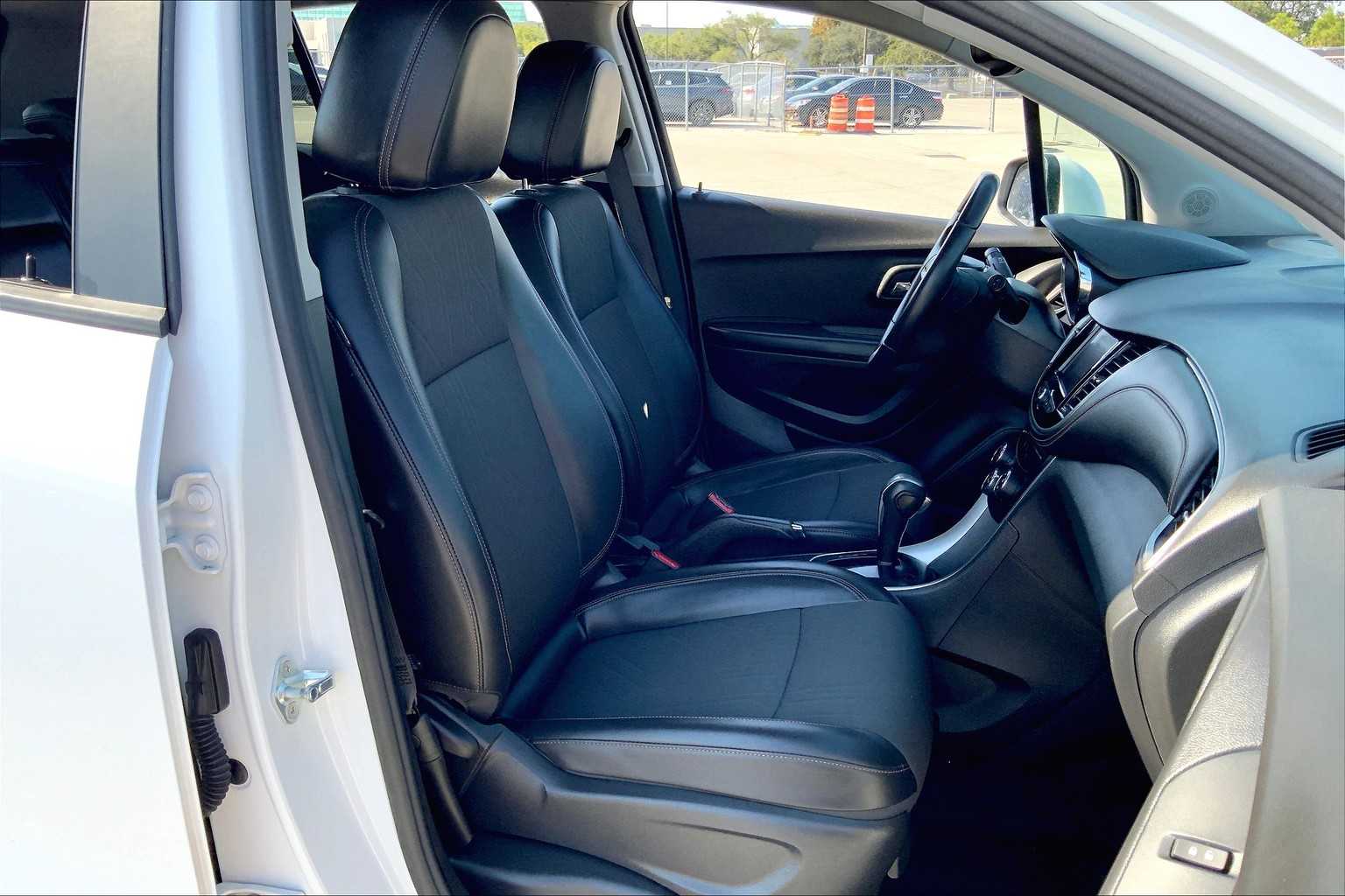 2022 Chevrolet Trax LT photo 8