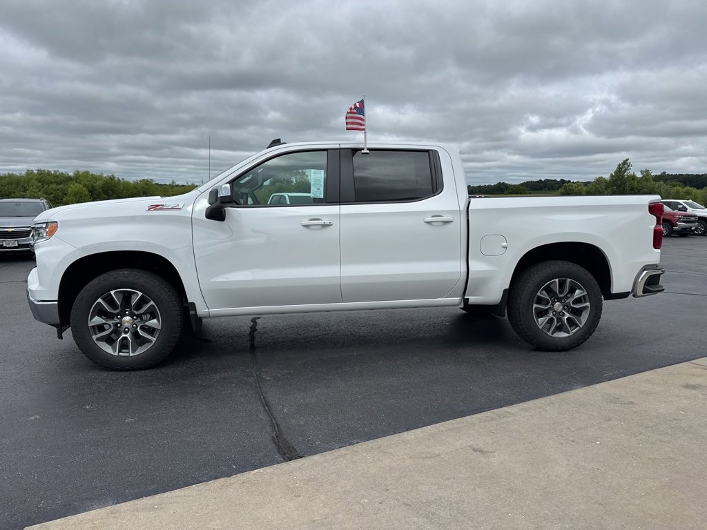 2026 Chevrolet Silverado 1500 LT photo 4