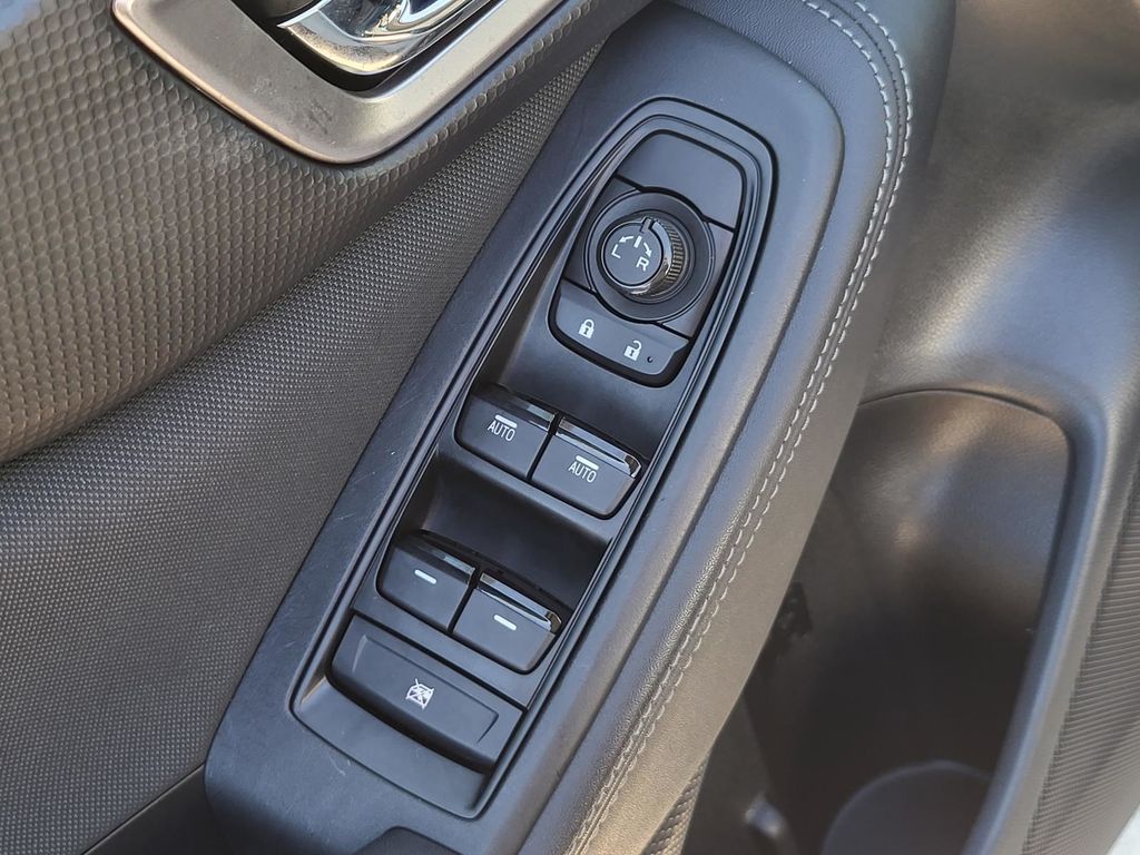 2023 Subaru Forester Premium photo 16