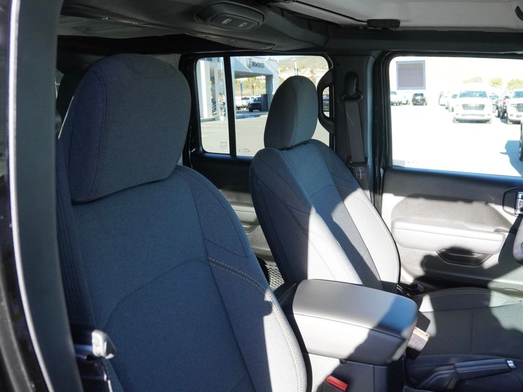 New 2026 Black Clear-Coat Exterior Paint Jeep Sport S image 21