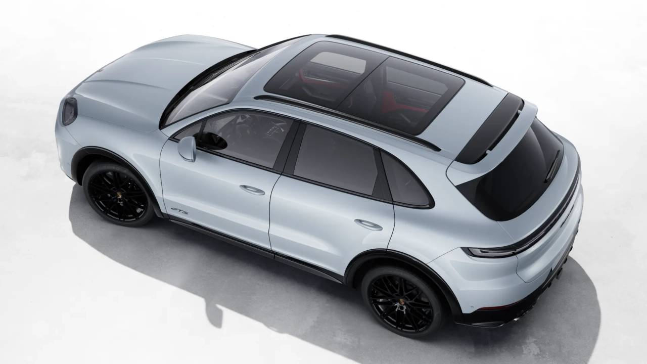 2026 Porsche Cayenne GTS photo 4