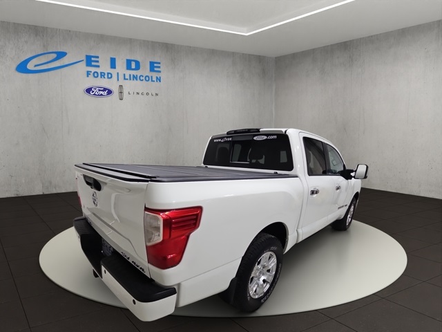 2018 Nissan Titan SV photo 4