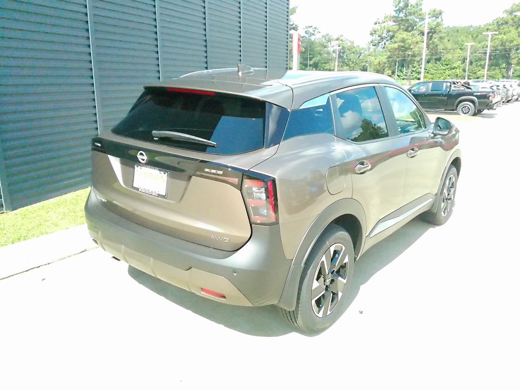 2025 Nissan Kicks SV photo 2