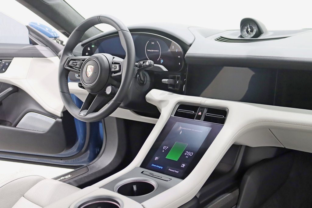 2022 Porsche Taycan Cross Turismo Turbo photo 28