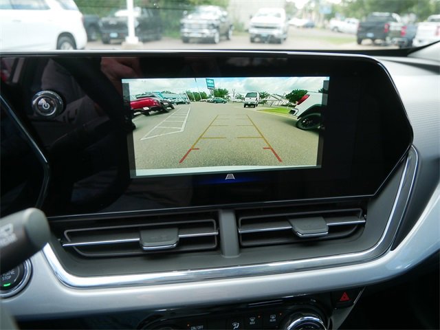 2025 Chevrolet Trax LT photo 24