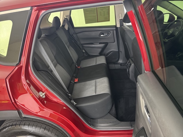 2024 Nissan Rogue SV photo 11