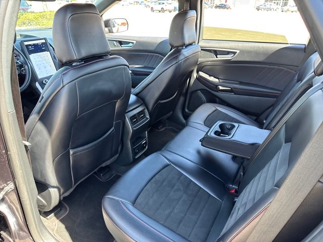 2024 Ford Edge ST photo 15