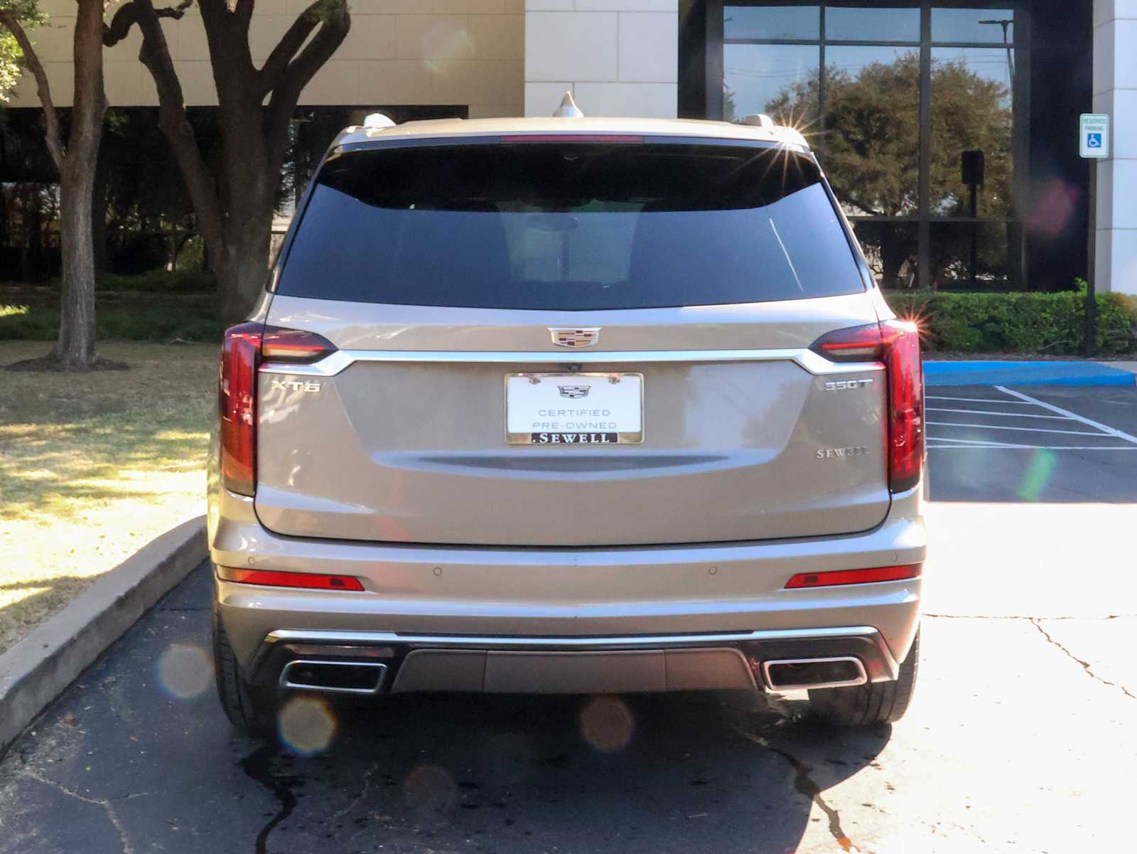 2023 Cadillac XT6 Luxury photo 3