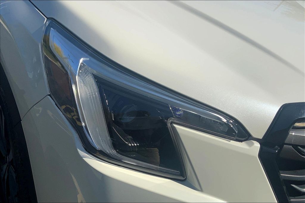 2023 Subaru Forester Limited photo 27