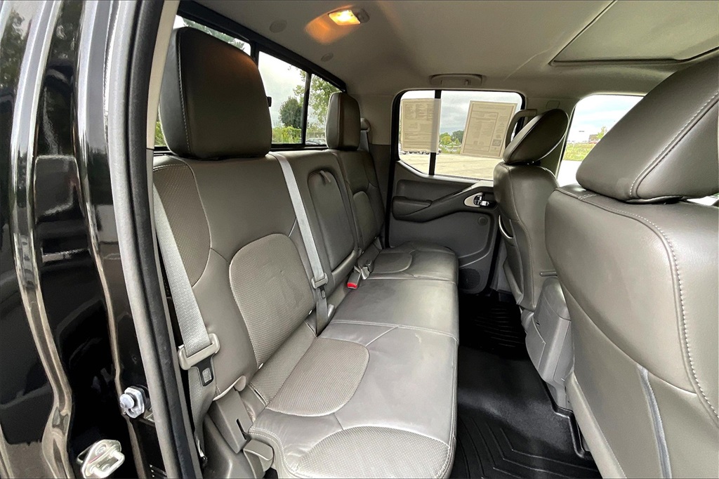 2019 Nissan Frontier SL photo 25