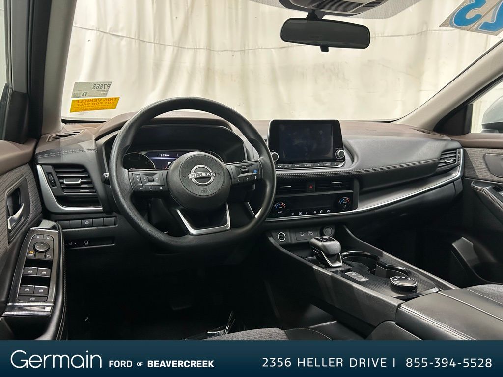 2023 Nissan Rogue SV photo 13