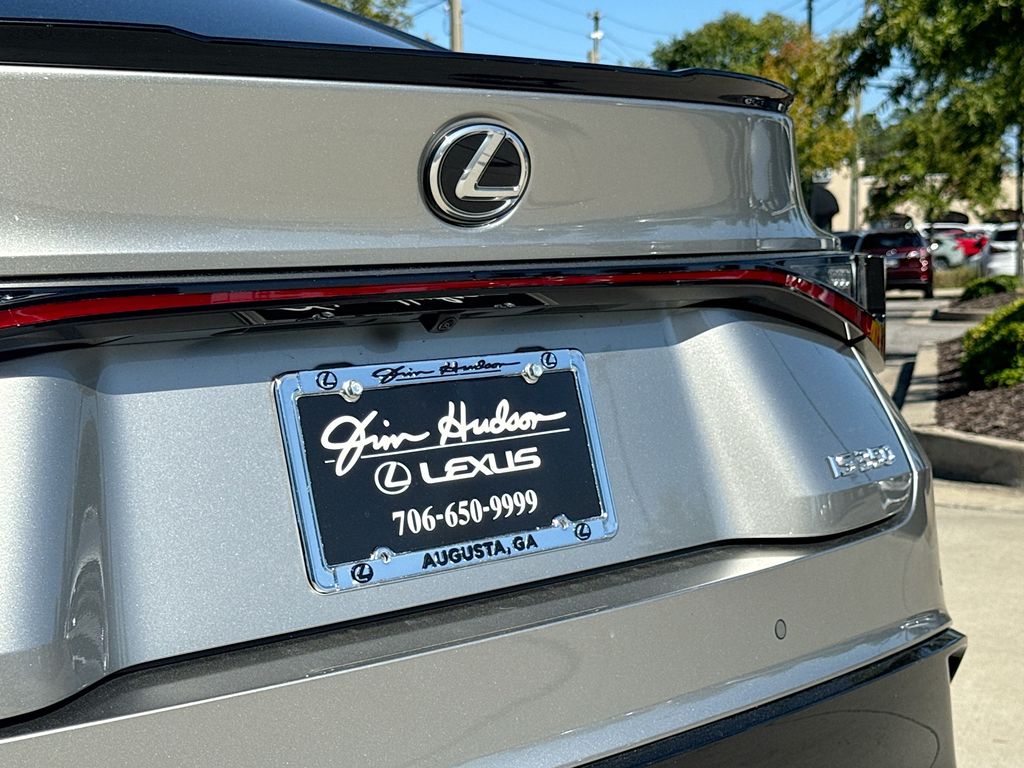 2023 Lexus IS 350 F SPORT photo 9