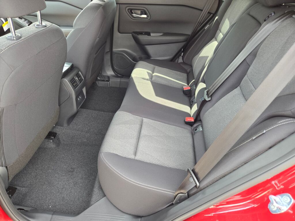 2026 Nissan Rogue SV photo 11