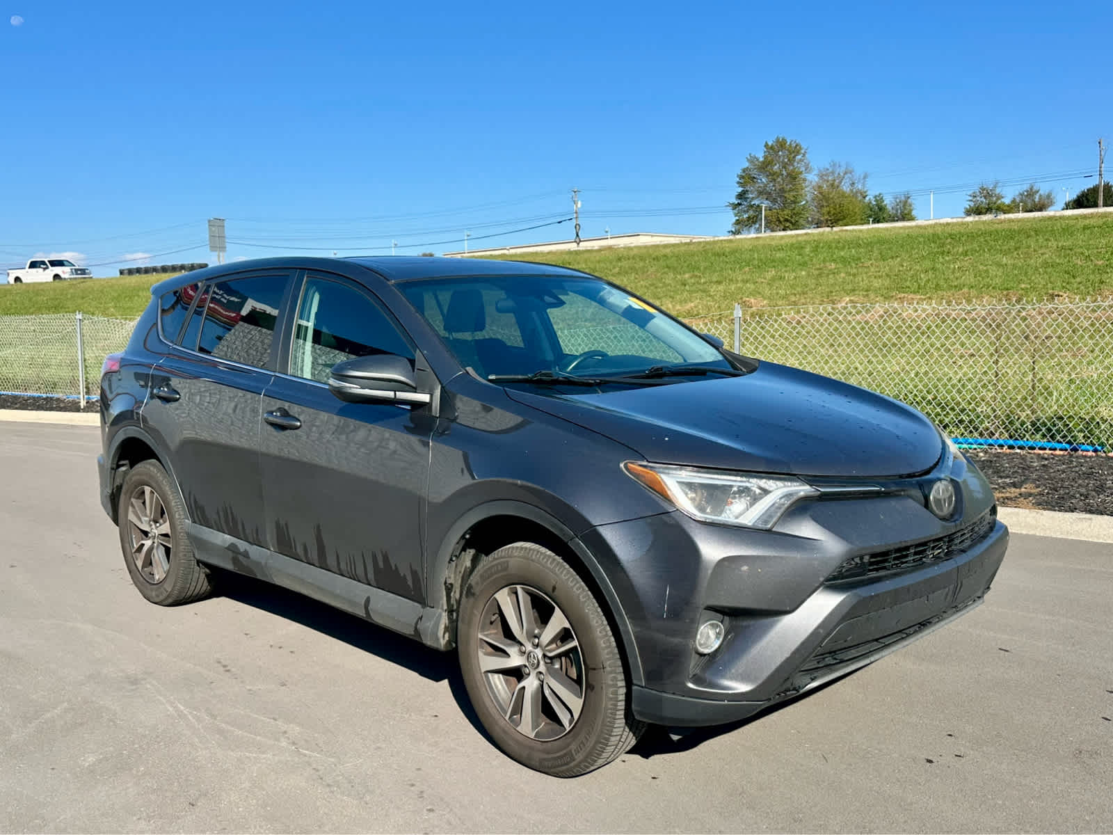 2018 Toyota RAV4 XLE photo 3