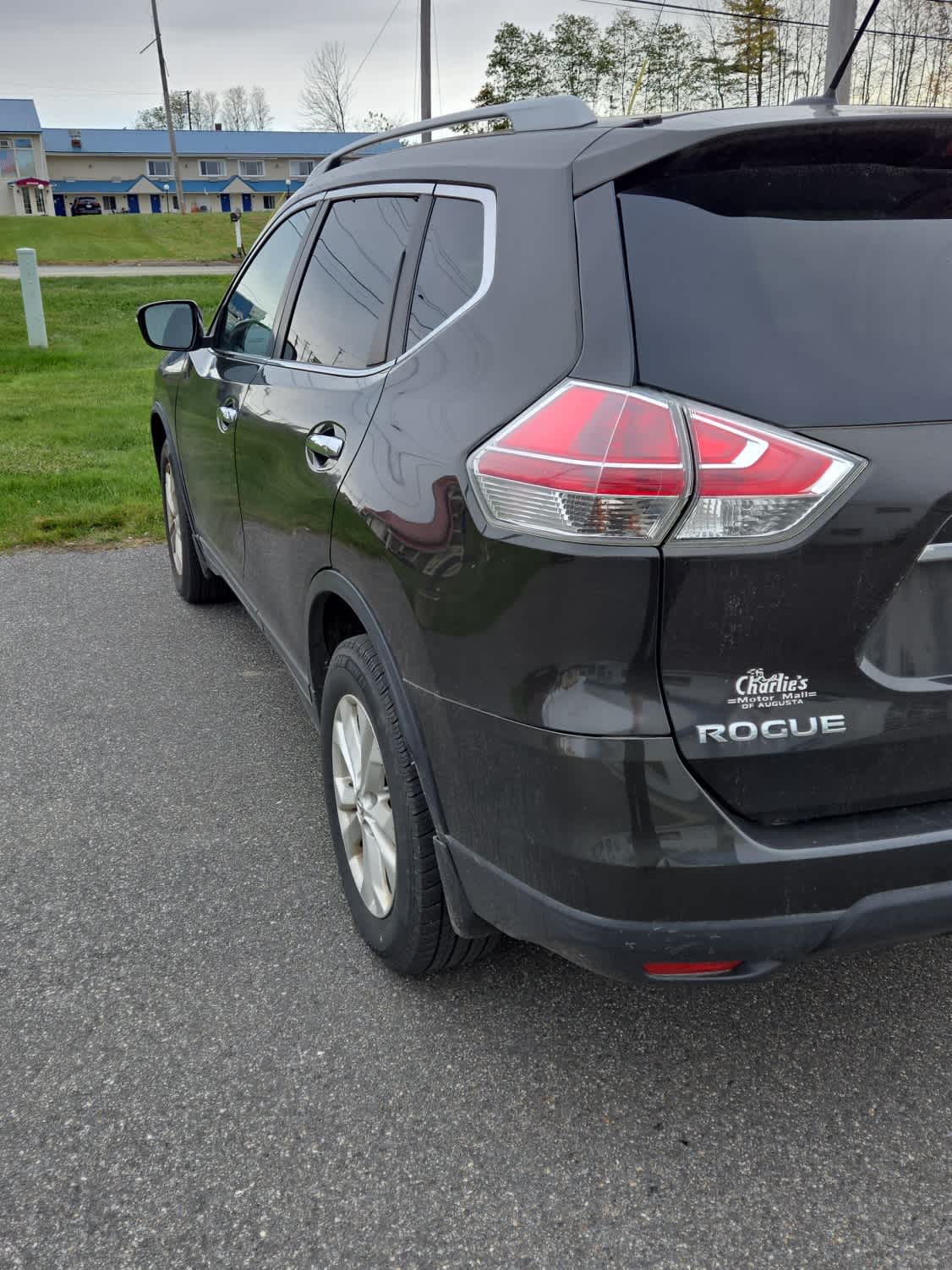 Used 2014 Nissan Rogue SV with VIN 5N1AT2MV3EC774256 for sale in Oakland, ME