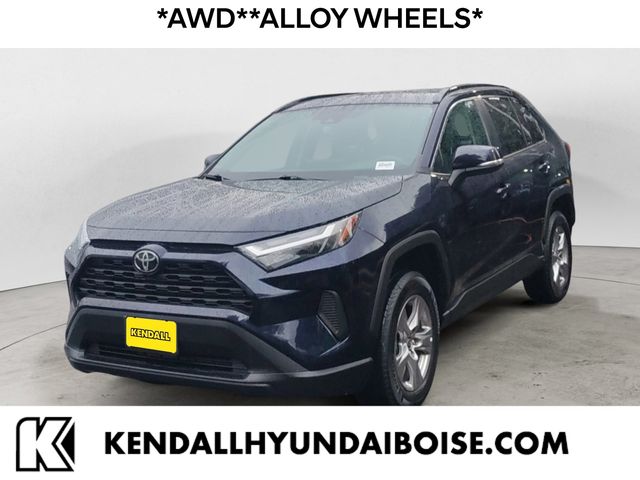 2023 Toyota RAV4 XLE's photo