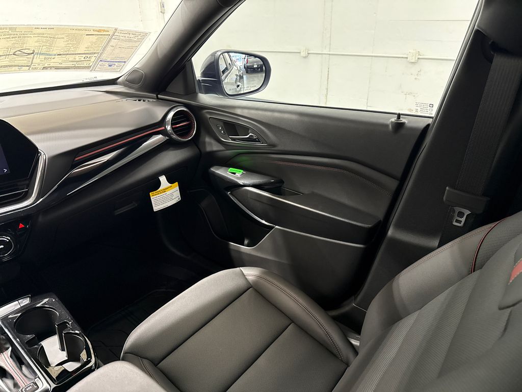 2025 Chevrolet Trax photo 26