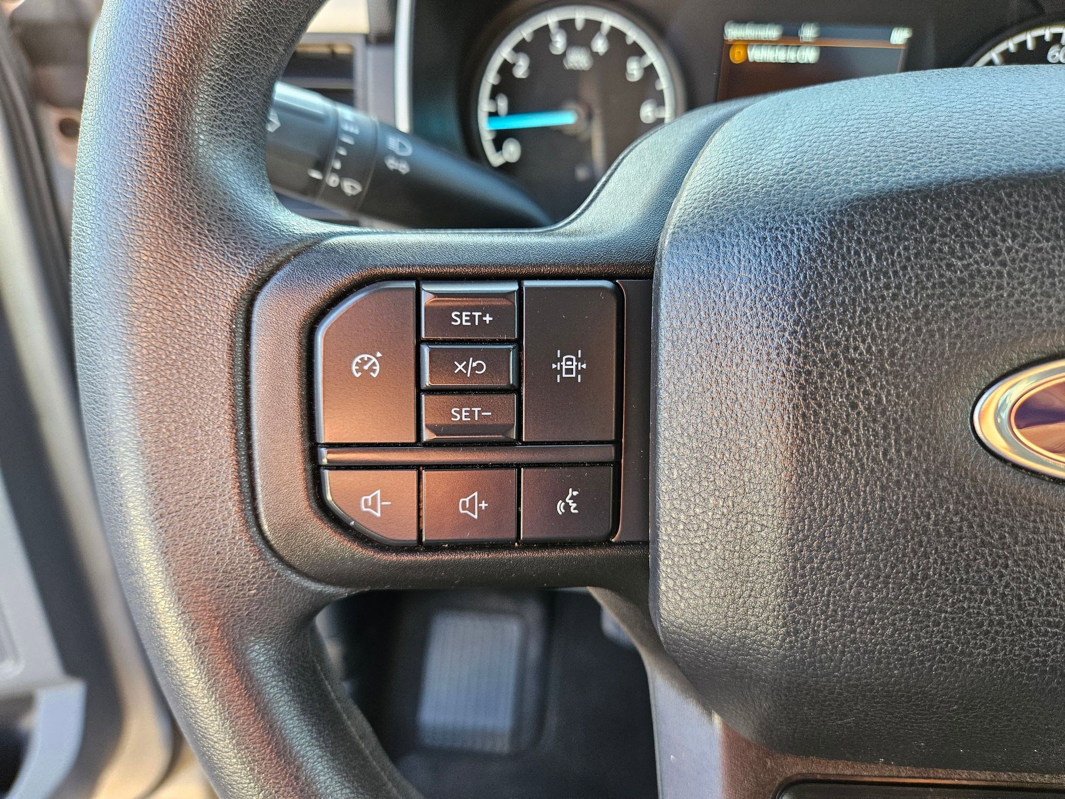 2023 Ford F-150 XLT photo 13
