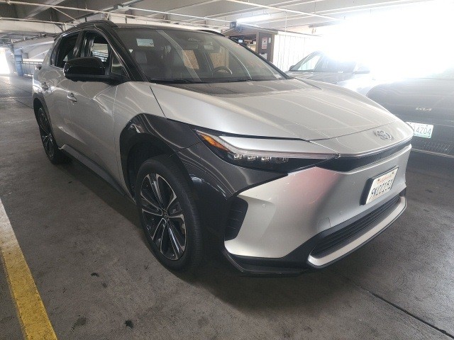 2023 Toyota bZ4X Limited's photo