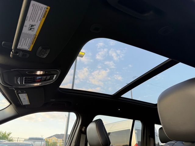 2024 Jeep Cherokee Limited 4xe photo 14