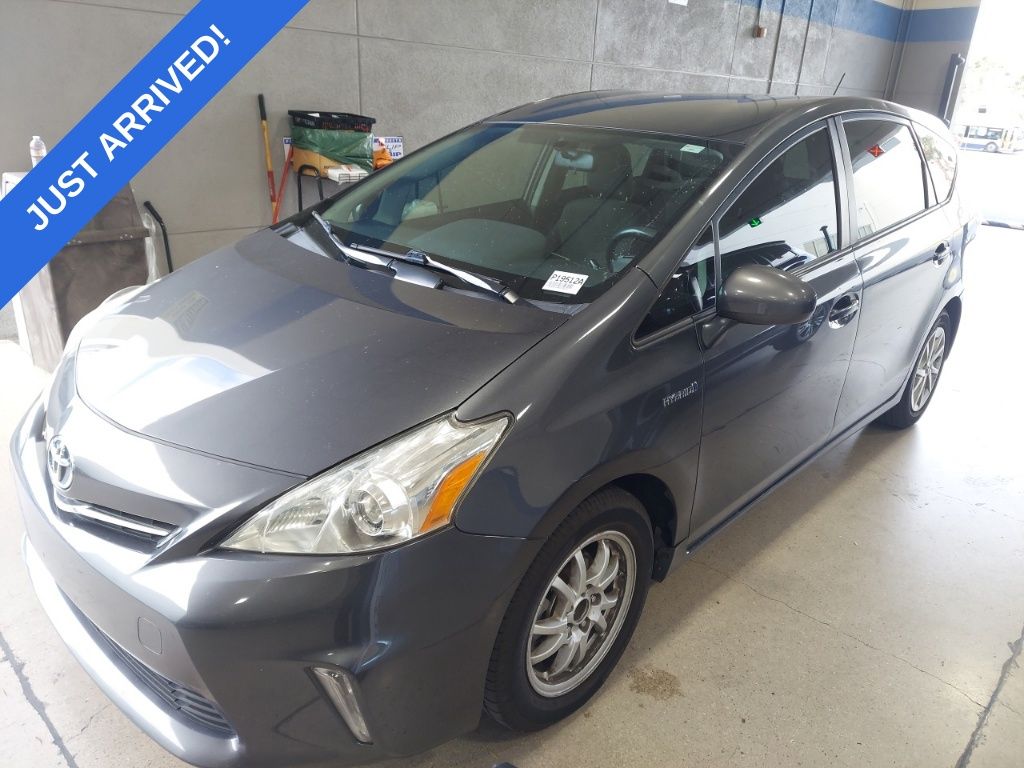 2013 Toyota Prius v Three's photo
