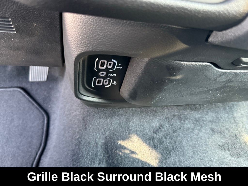 2025 Ram 1500 Tradesman photo 11