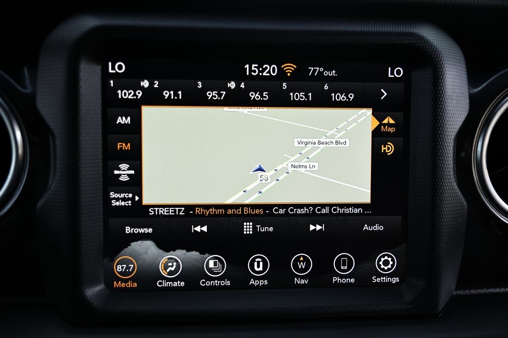 2022 Jeep Wrangler Unlimited Sahara Altitude photo 34