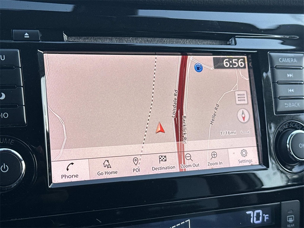 2019 Nissan Rogue SV photo 3