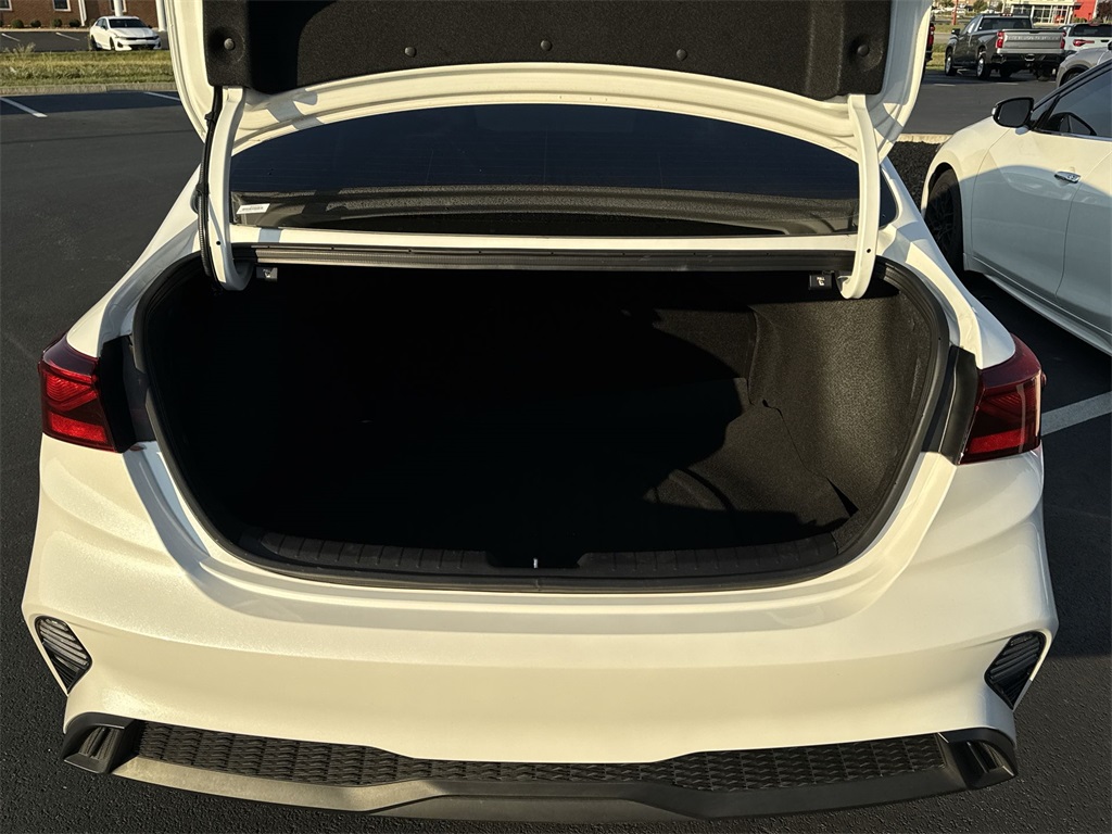 2024 Kia Forte LXS photo 28