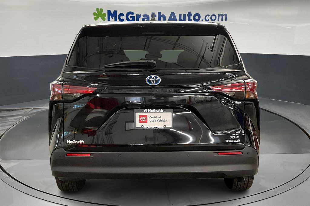 2022 Toyota Sienna XLE photo 4
