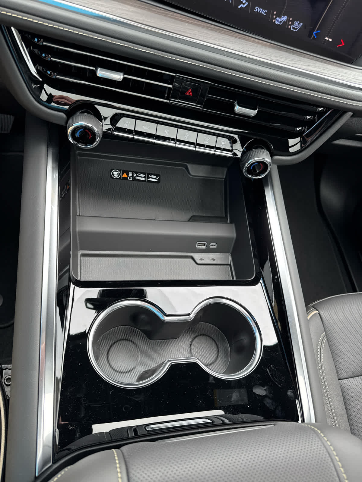 2025 Chevrolet Tahoe Premier photo 29