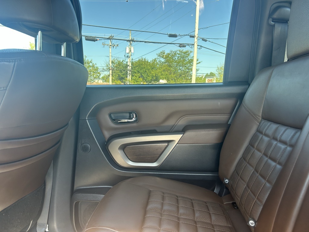 2020 Nissan Titan Platinum Reserve photo 25