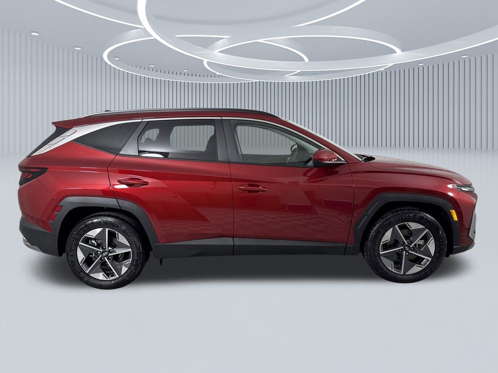 2025 Hyundai Tucson SEL photo 2
