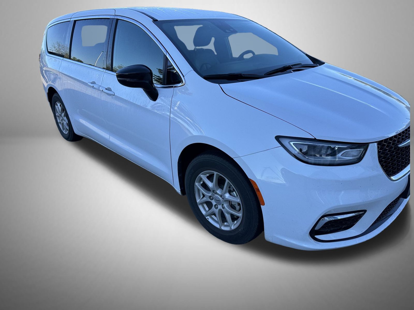 2025 Chrysler Pacifica photo 2