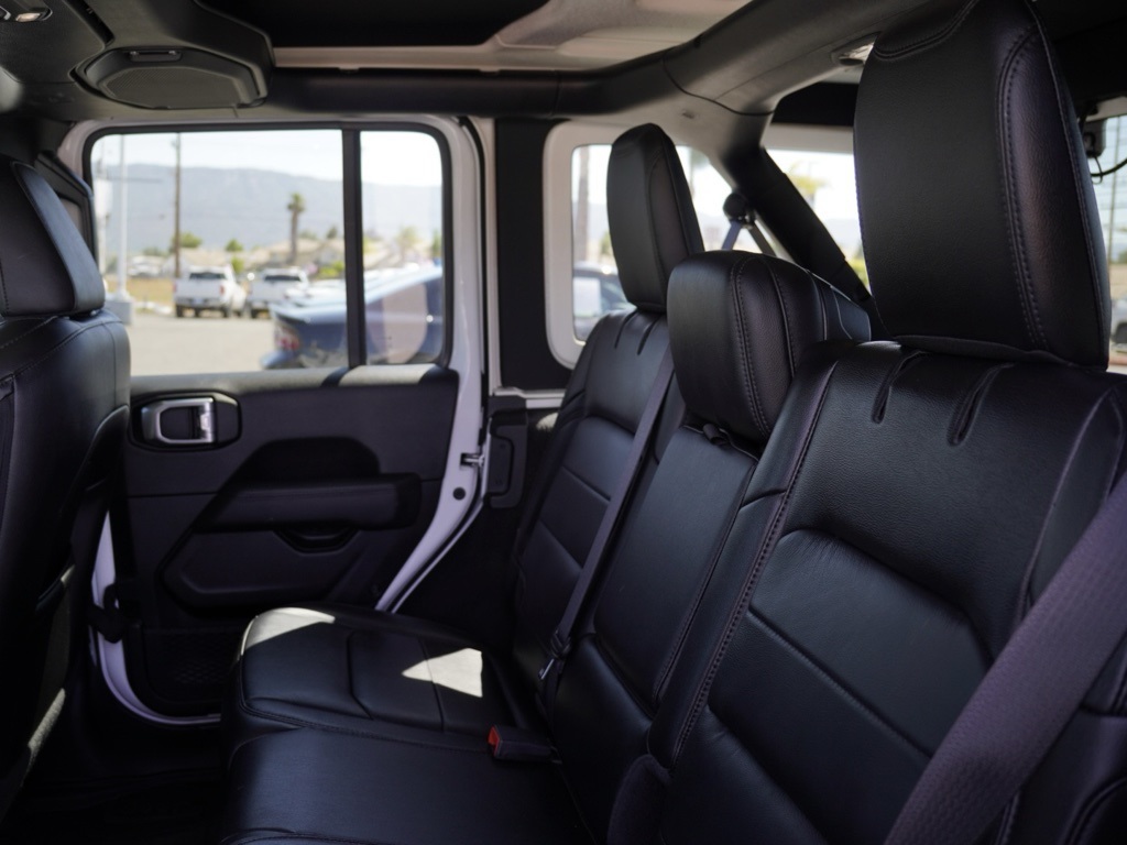2021 Jeep Wrangler Unlimited Sahara Altitude photo 23