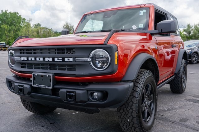 2024 Ford Bronco Black Diamond photo 2