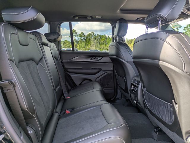 2025 Jeep Grand Cherokee Altitude X photo 24