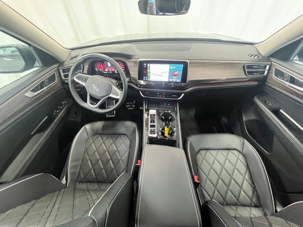 2024 Volkswagen Atlas SEL Premium R-Line photo 13